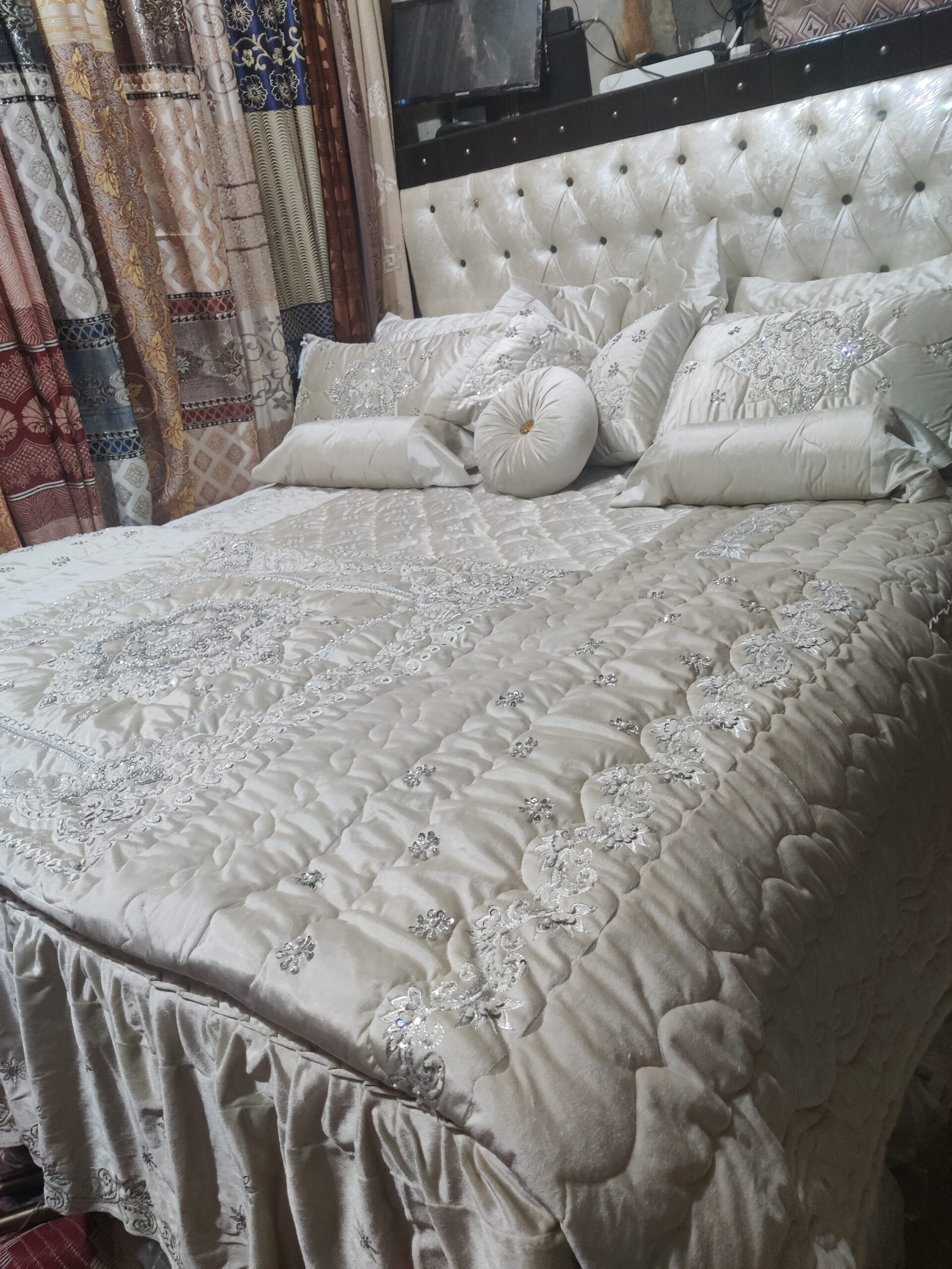 13PC Velvet Embroidered Cut Dana Comforter Set ABBA0 - OFF-WHITE - Image 2