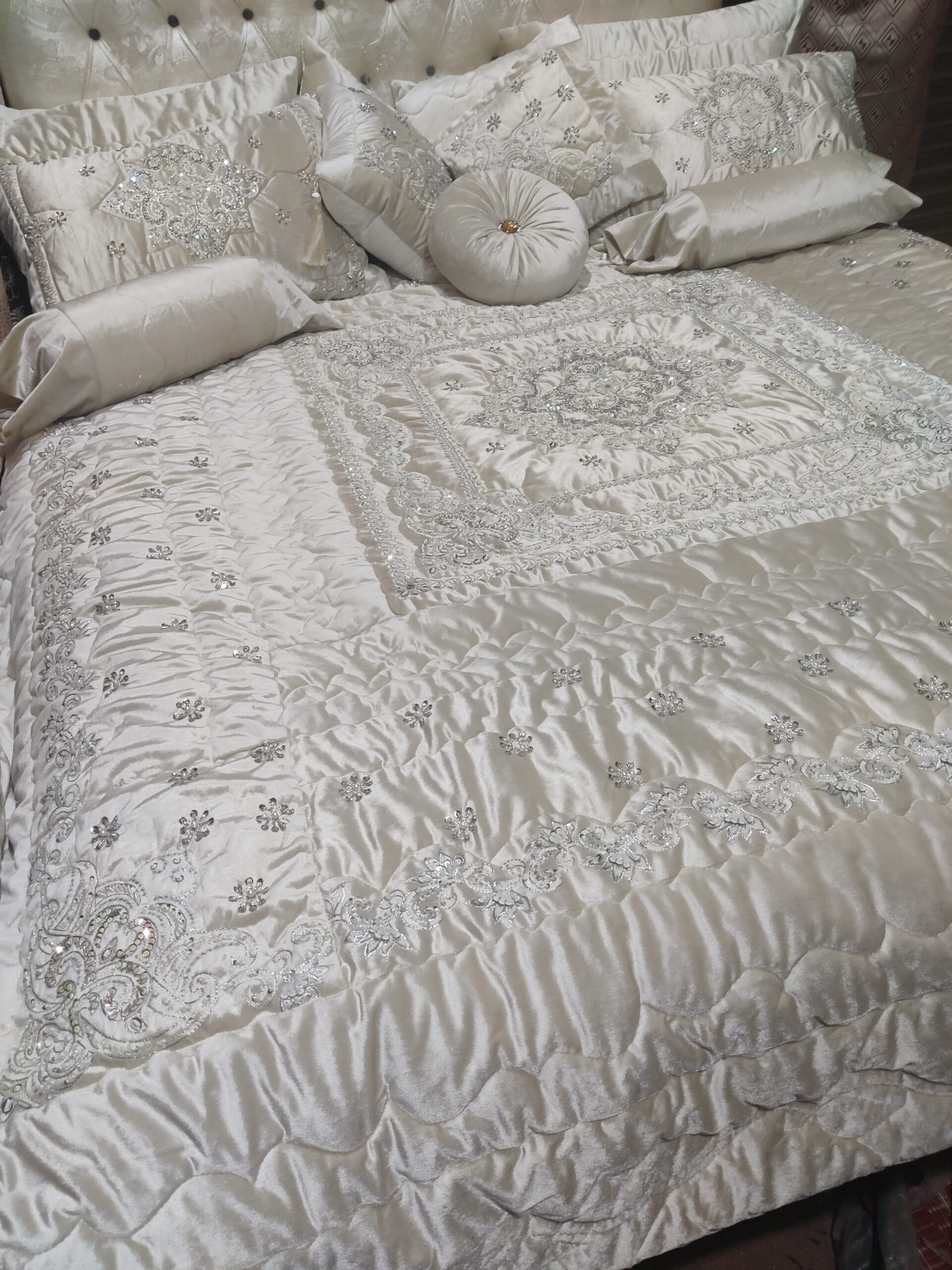 13PC Velvet Embroidered Cut Dana Comforter Set ABBA0 - OFF-WHITE - Image 4