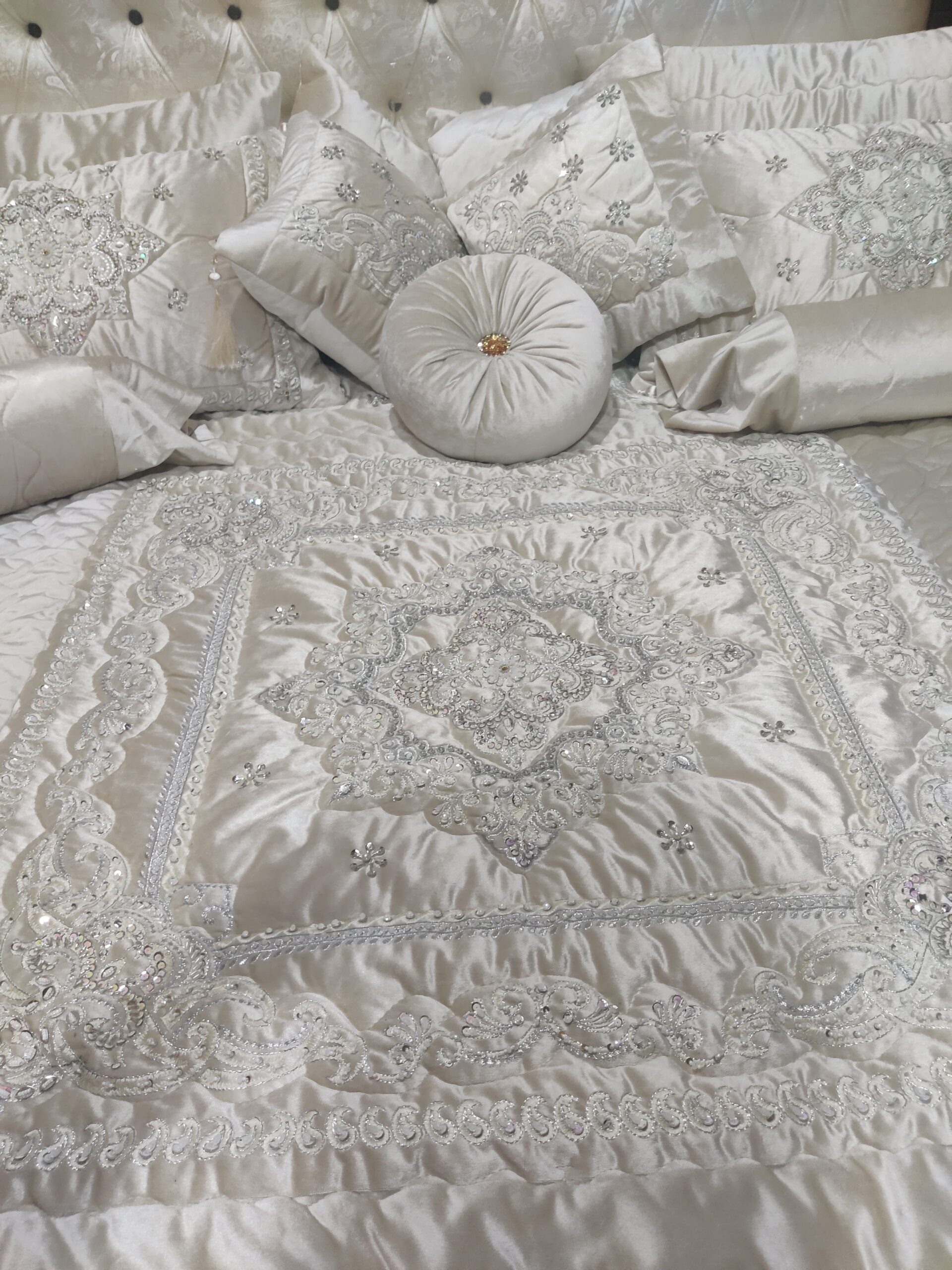 13PC Velvet Embroidered Cut Dana Comforter Set ABBA0 - OFF-WHITE - Image 3