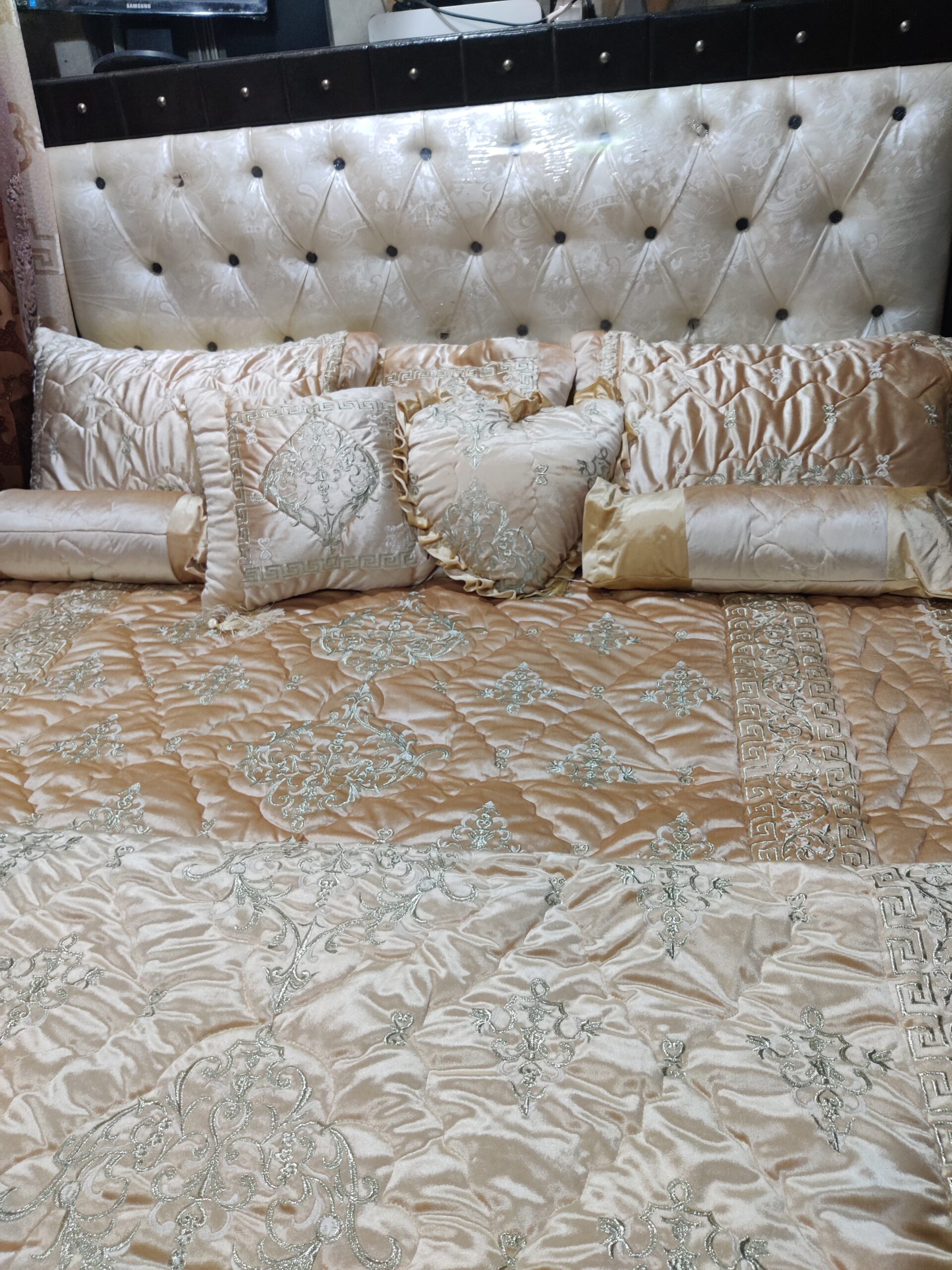 9PC Velvet Embroidered Comforter Set ABBA2- GOLDEN - Image 7