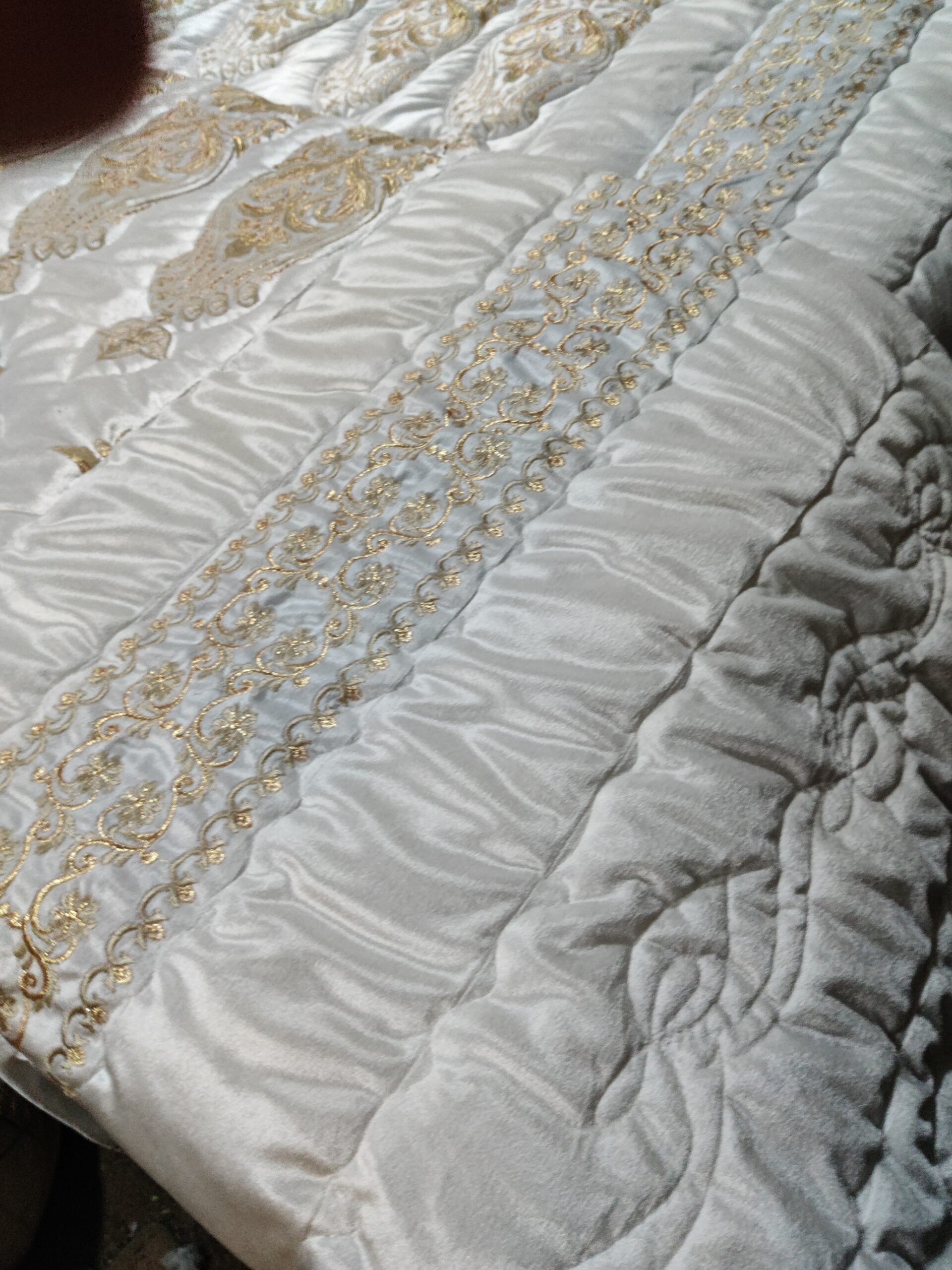 9PC Velvet Embroidered Comforter Set ABBA4- White - Image 6